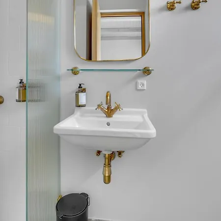 1 Bedroom Beautiful In Хамбл