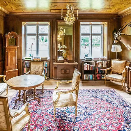 1 Bedroom Beautiful In * Хамбл